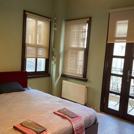 The Hub Hostel Istanbul Exterior photo